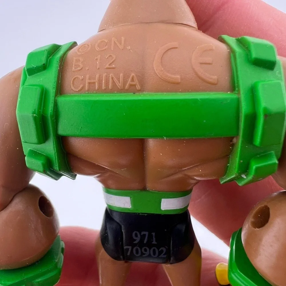 Ben 10 Omniverse Kickin' Hawk HyperAliens Action Figure Bandai 2012‎